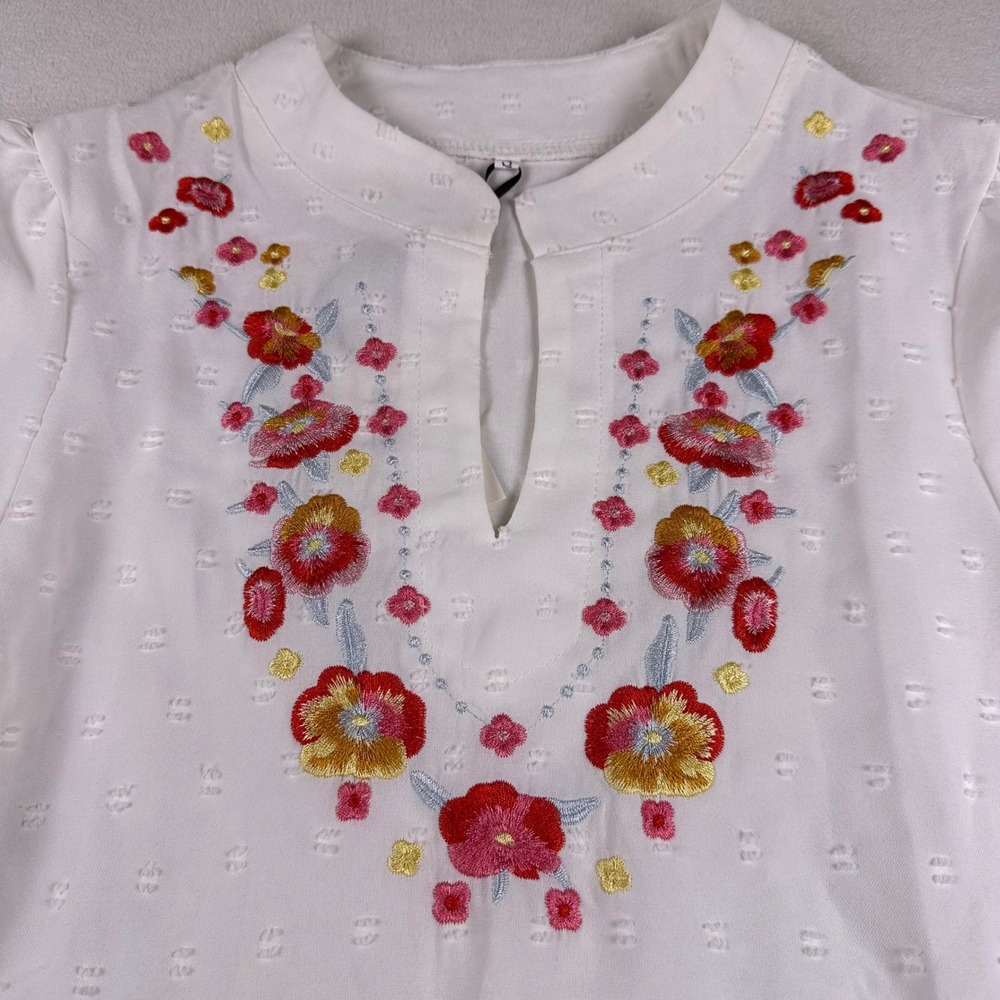 NWT Floral Embroidered Swiss Dot Puff Sleeve‎ Split Neck Blouse Sz S Peasant - Picture 2 of 9